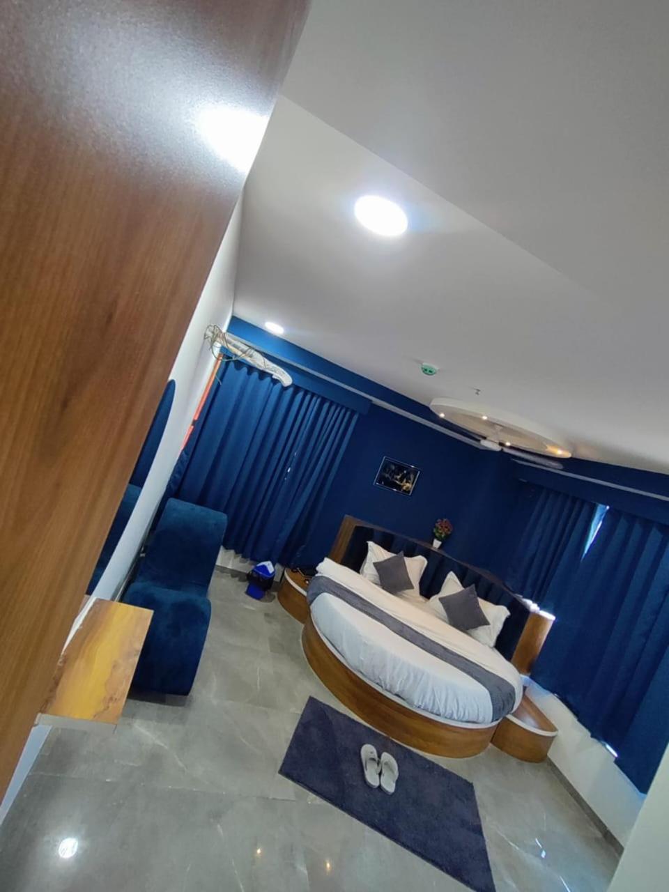 Hotel Lee Park Ahmadábád Kültér fotó